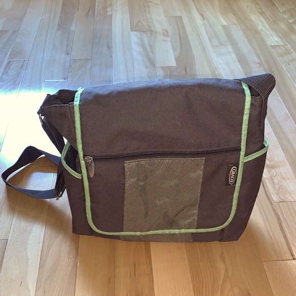 GRACO diaper bag - crossbody/over the shoulder - Picture 2 of 13